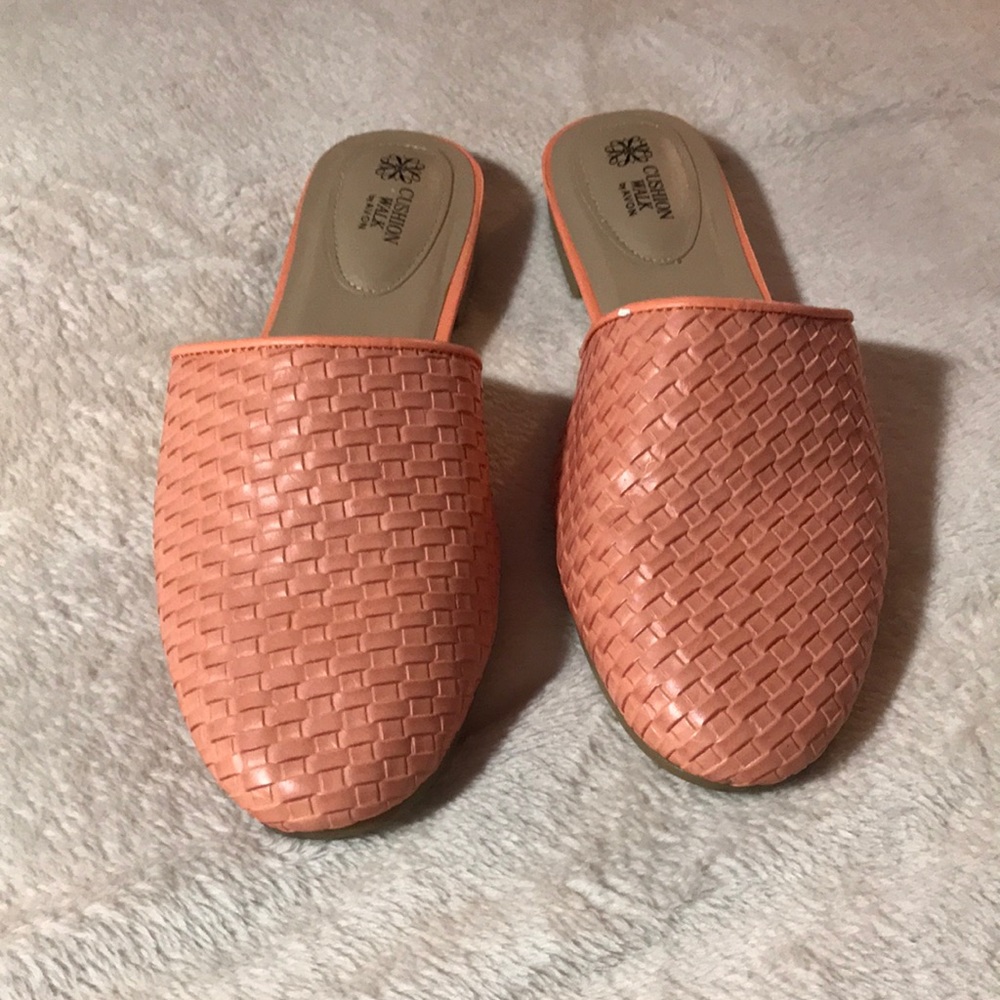 CUSHION WALK BY AVON